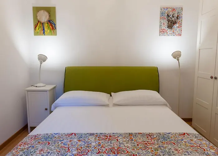 Agora -friend's House